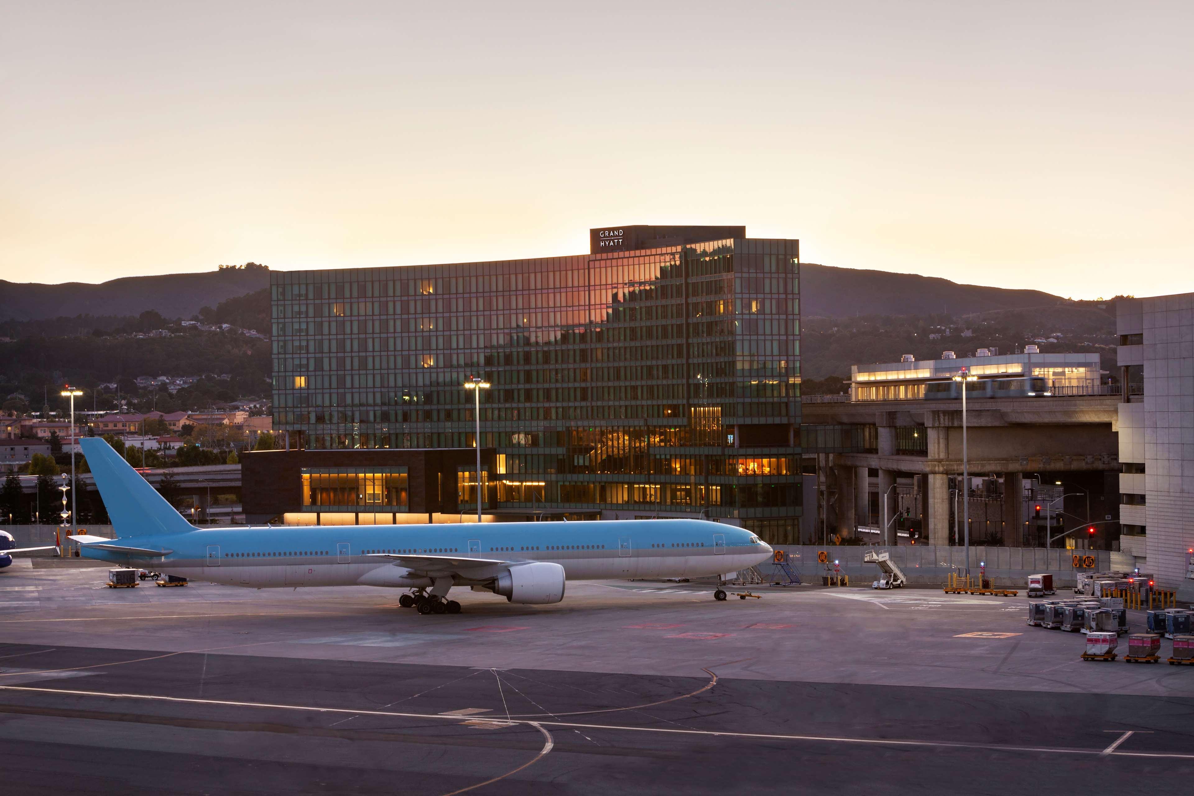 Отель Grand Hyatt At Sfo Милбрэй Экстерьер фото